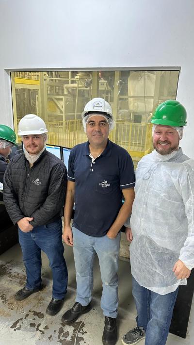 Acadêmicos de Medicina Veterinária da Unicentro visitam a Fábrica de Rações Coprossel